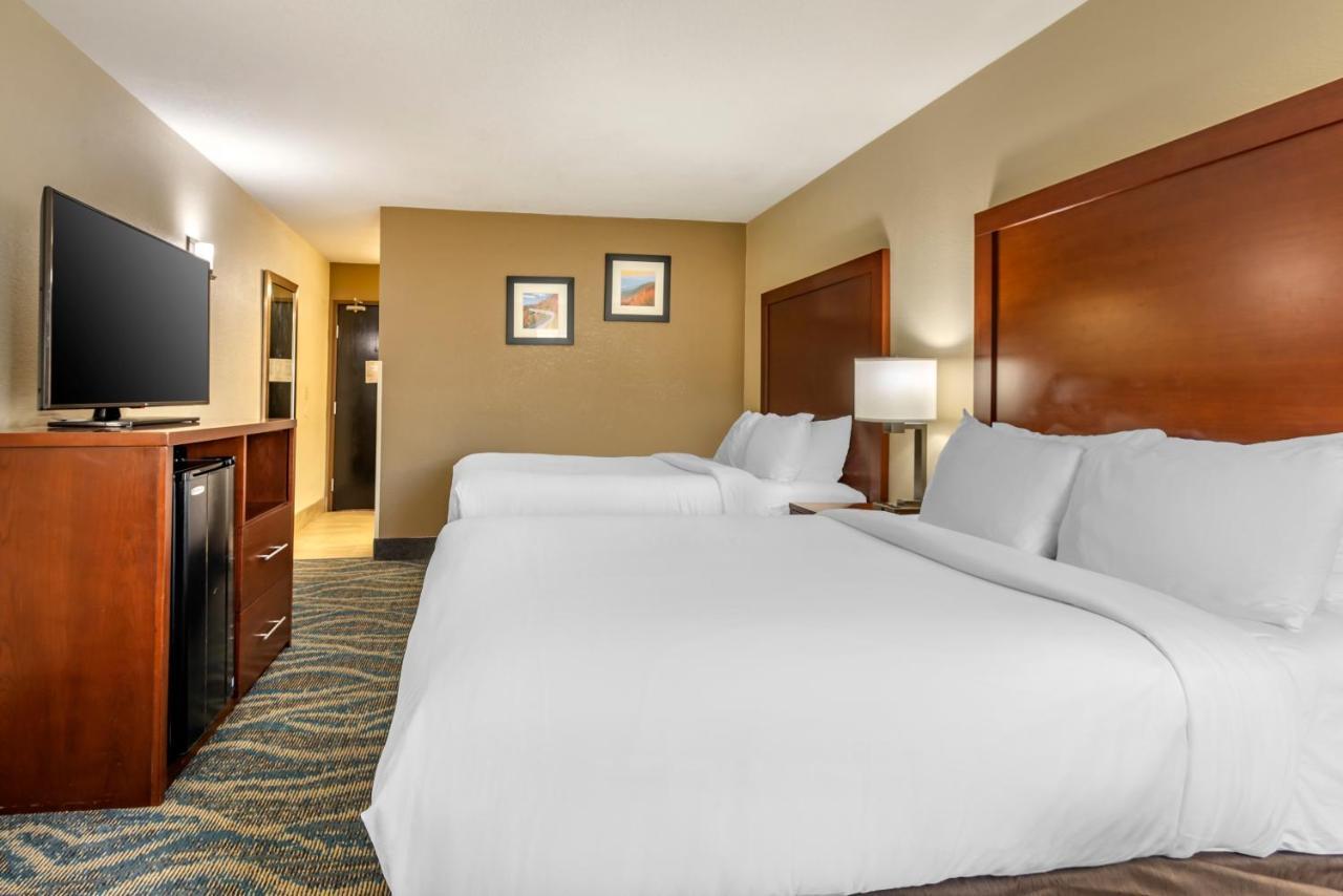 Comfort Inn Asheville East-Blue Ridge Pkwy Access Esterno foto