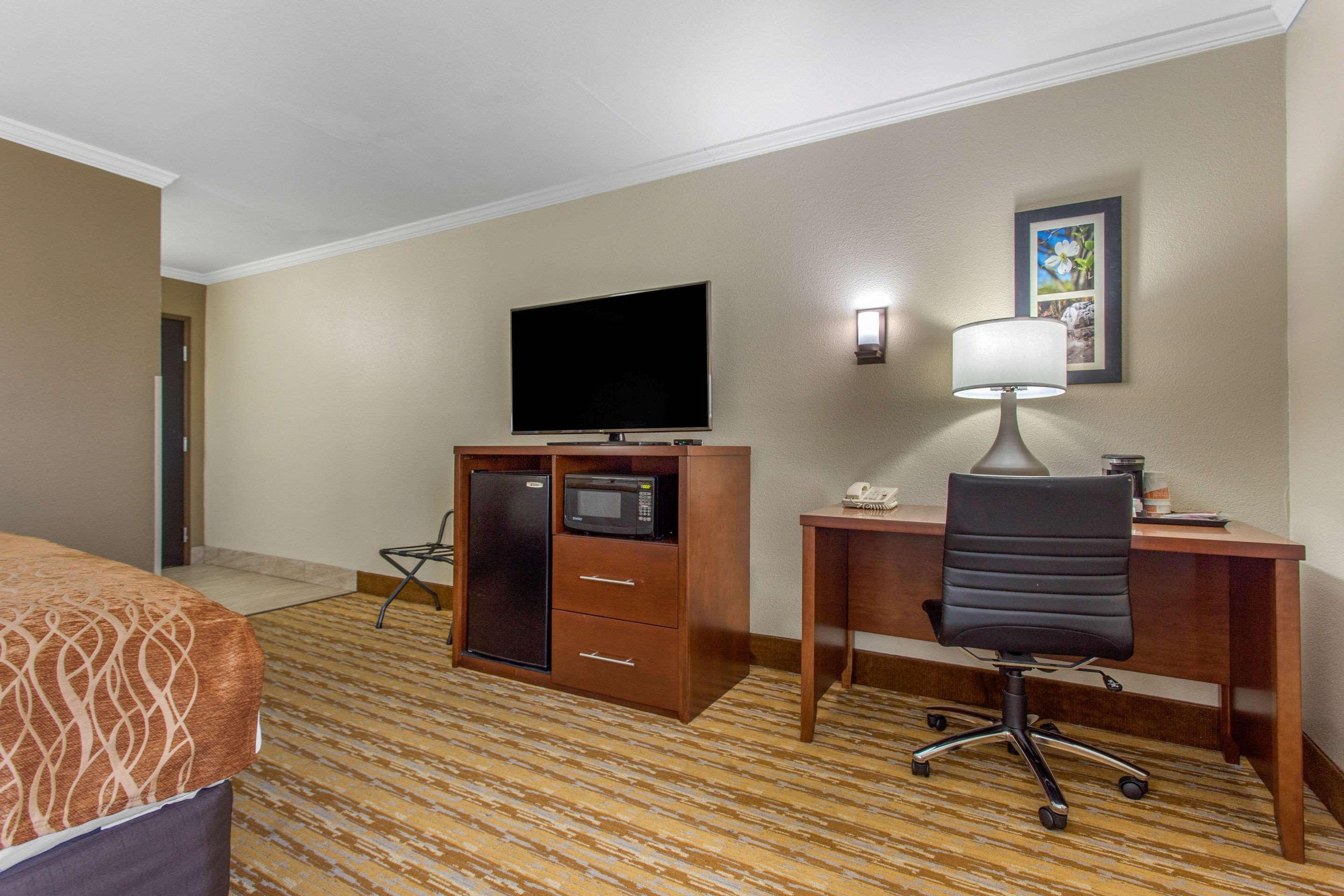 Comfort Inn Asheville East-Blue Ridge Pkwy Access Esterno foto