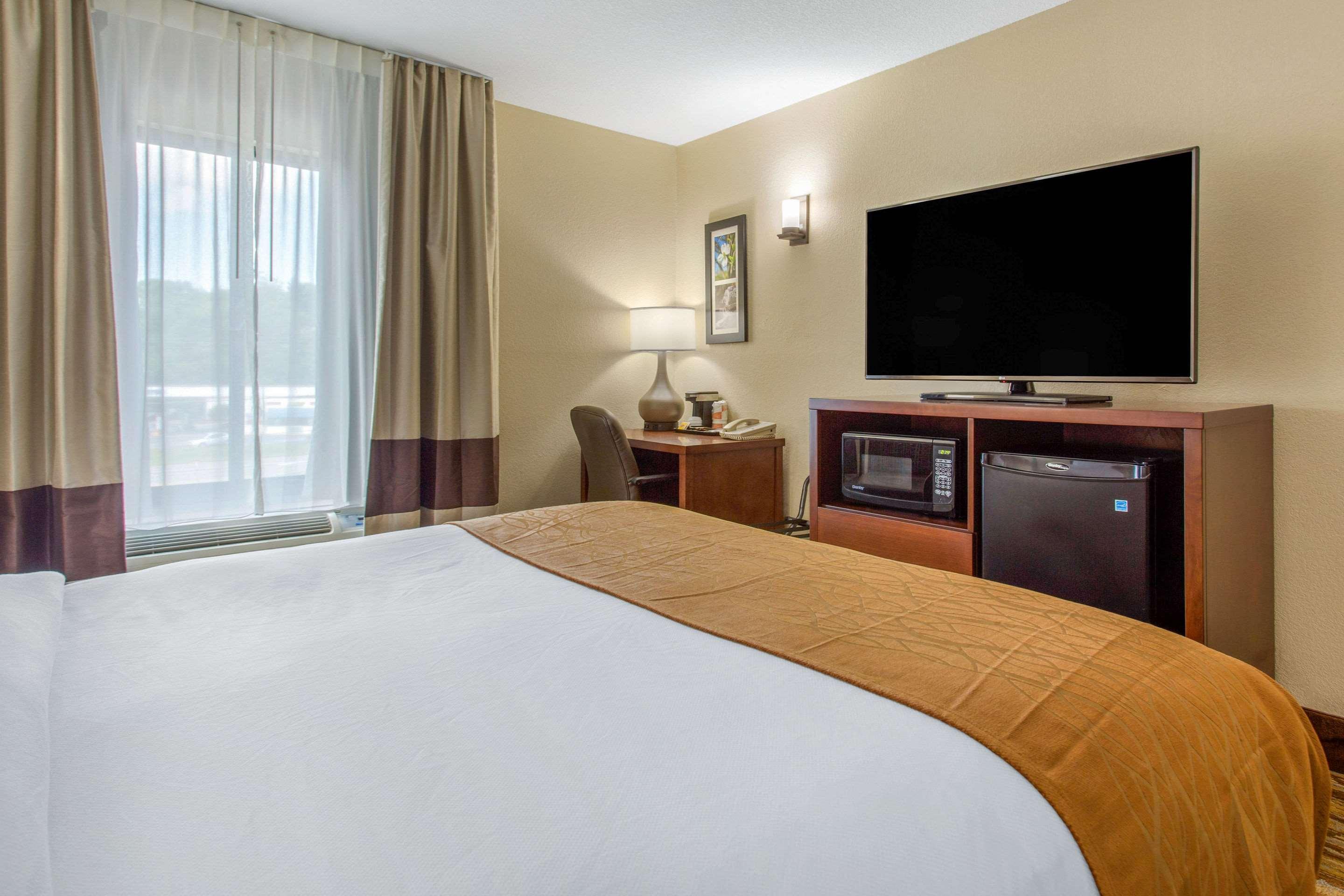 Comfort Inn Asheville East-Blue Ridge Pkwy Access Esterno foto