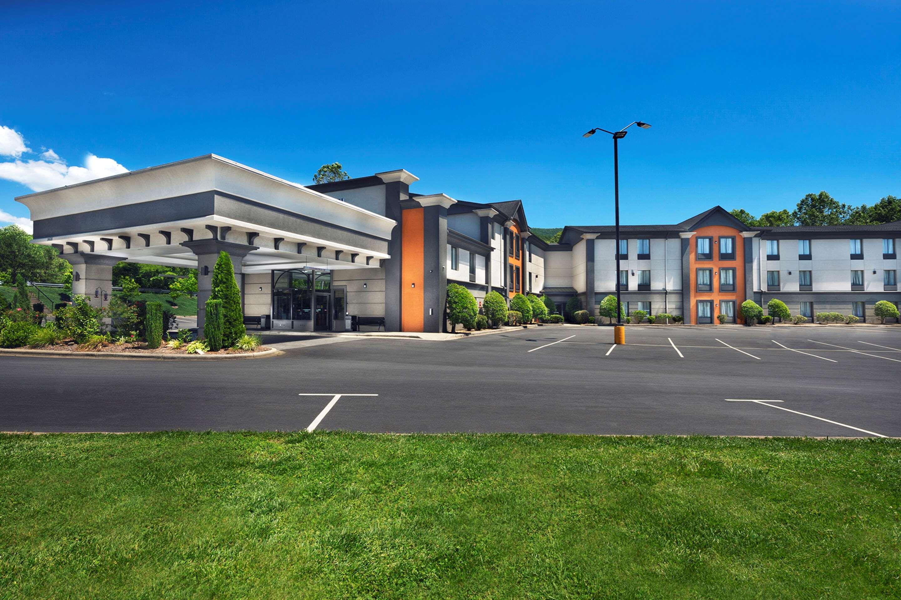 Comfort Inn Asheville East-Blue Ridge Pkwy Access Esterno foto