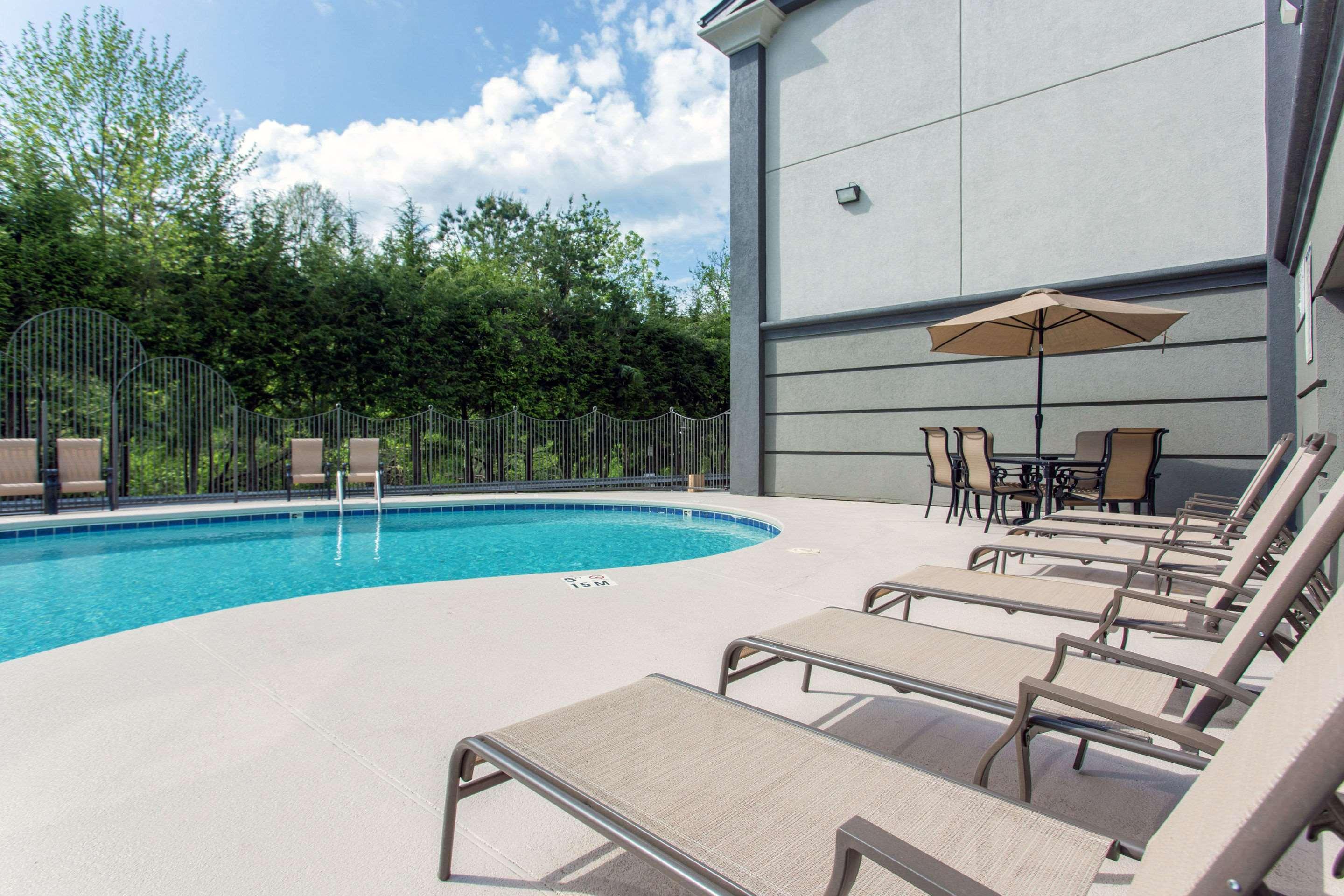 Comfort Inn Asheville East-Blue Ridge Pkwy Access Esterno foto