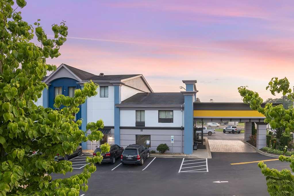 Comfort Inn Asheville East-Blue Ridge Pkwy Access Esterno foto