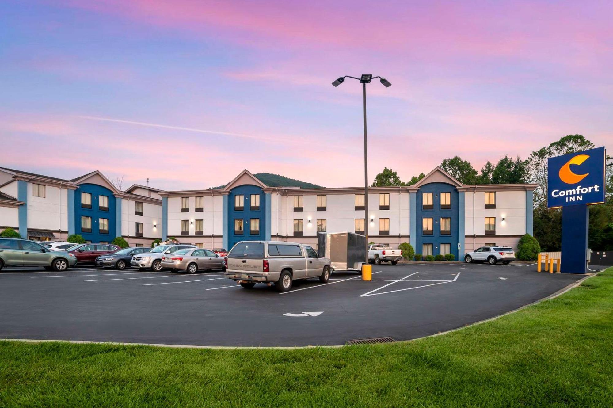 Comfort Inn Asheville East-Blue Ridge Pkwy Access Esterno foto