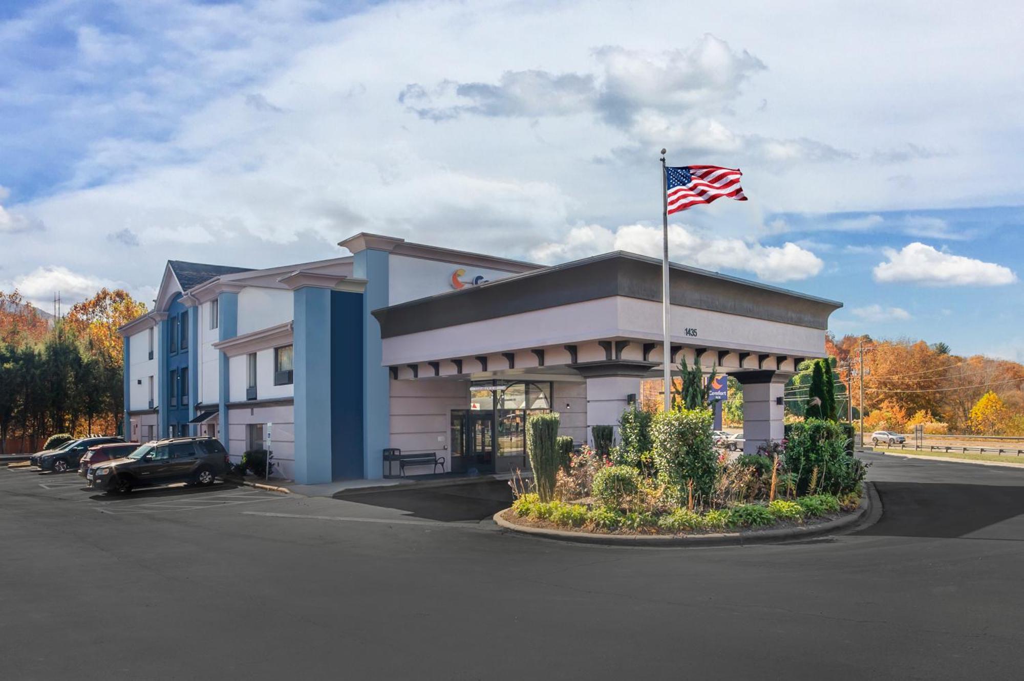 Comfort Inn Asheville East-Blue Ridge Pkwy Access Esterno foto