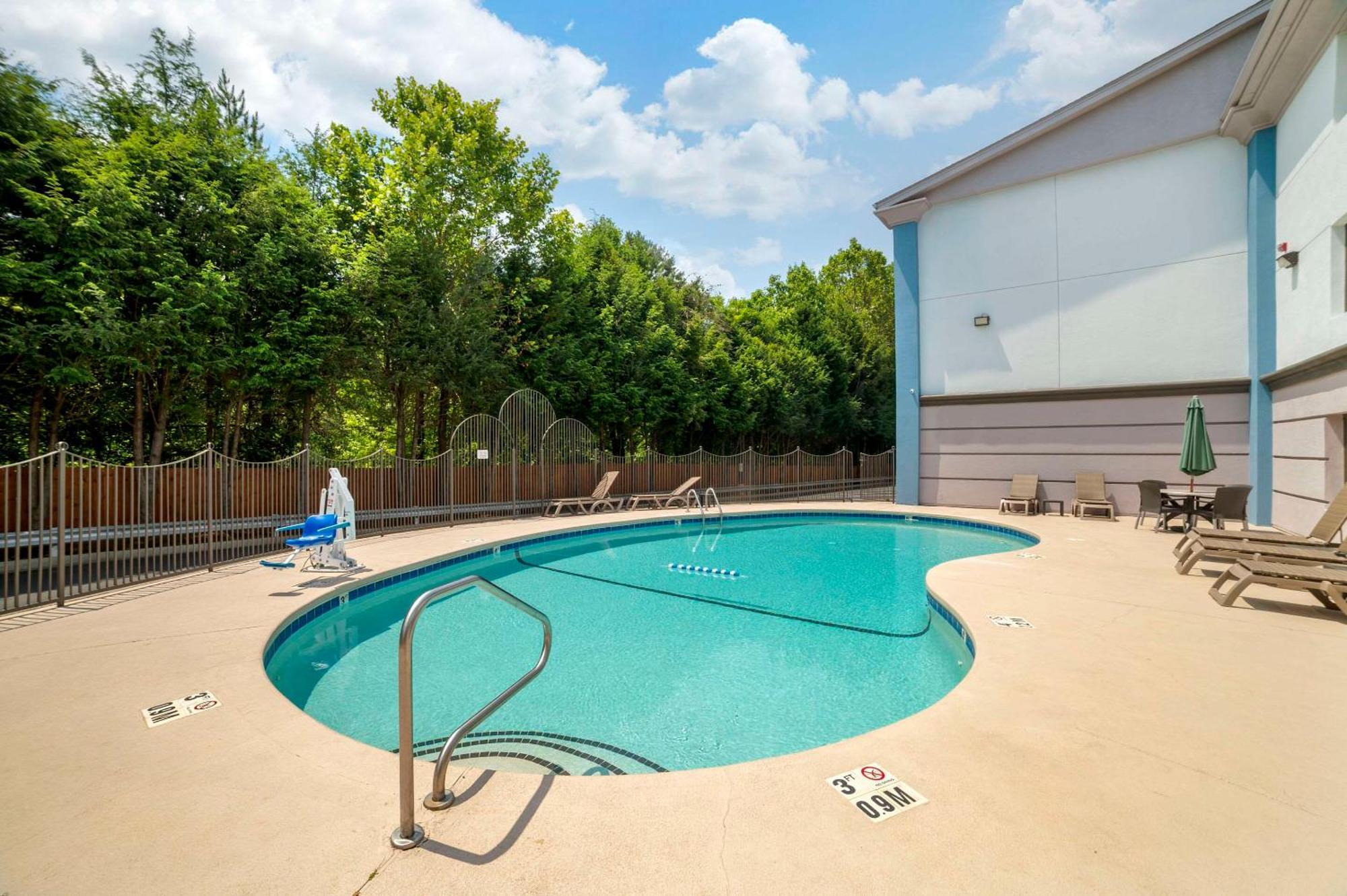 Comfort Inn Asheville East-Blue Ridge Pkwy Access Esterno foto