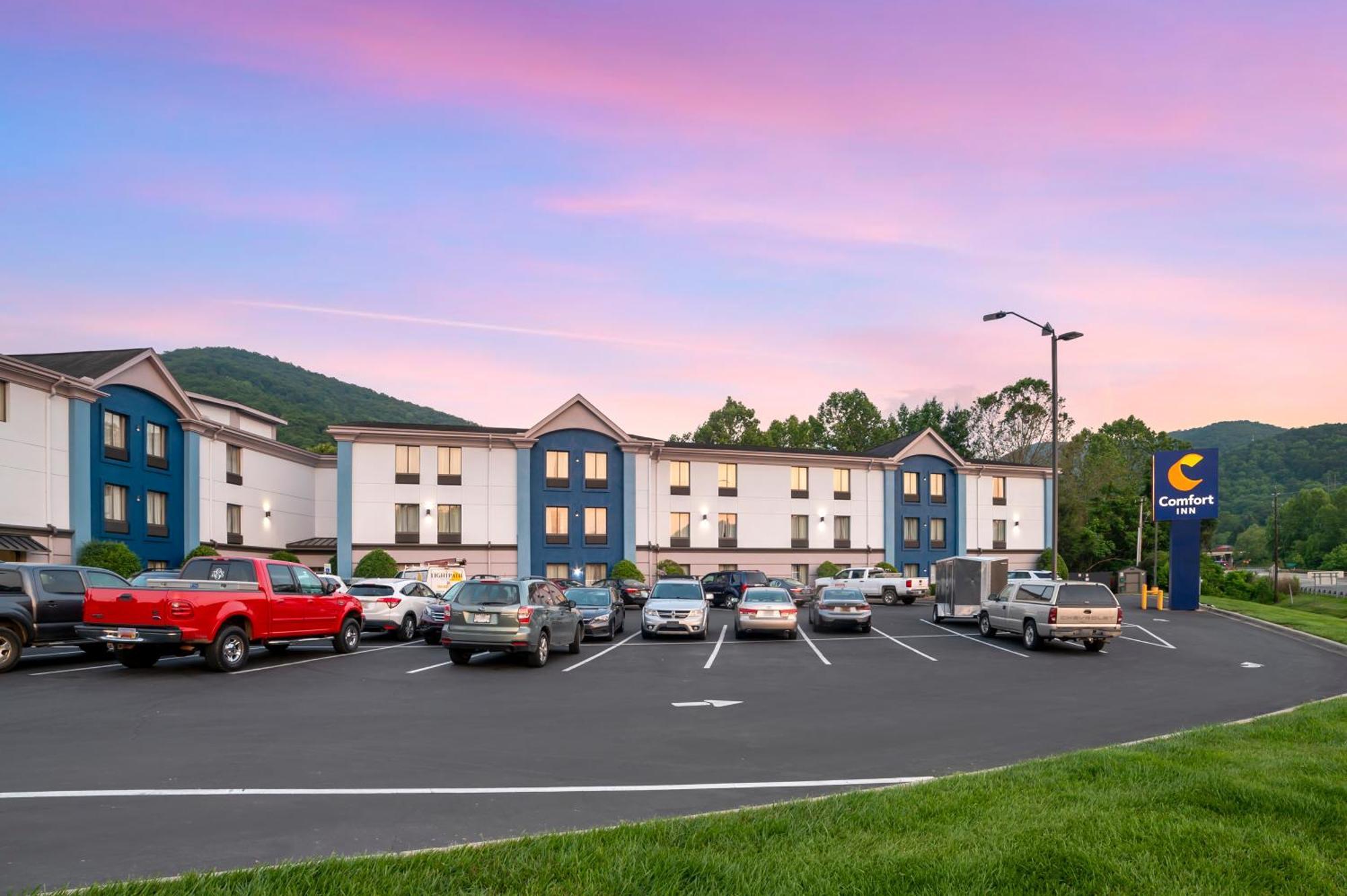 Comfort Inn Asheville East-Blue Ridge Pkwy Access Esterno foto