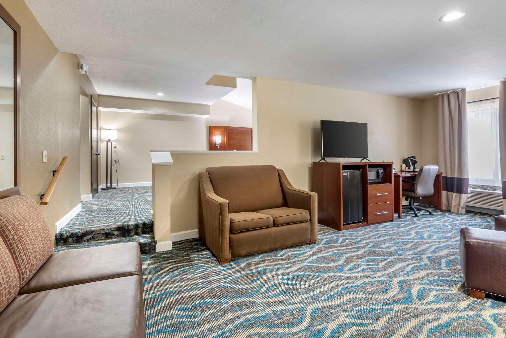Comfort Inn Asheville East-Blue Ridge Pkwy Access Esterno foto